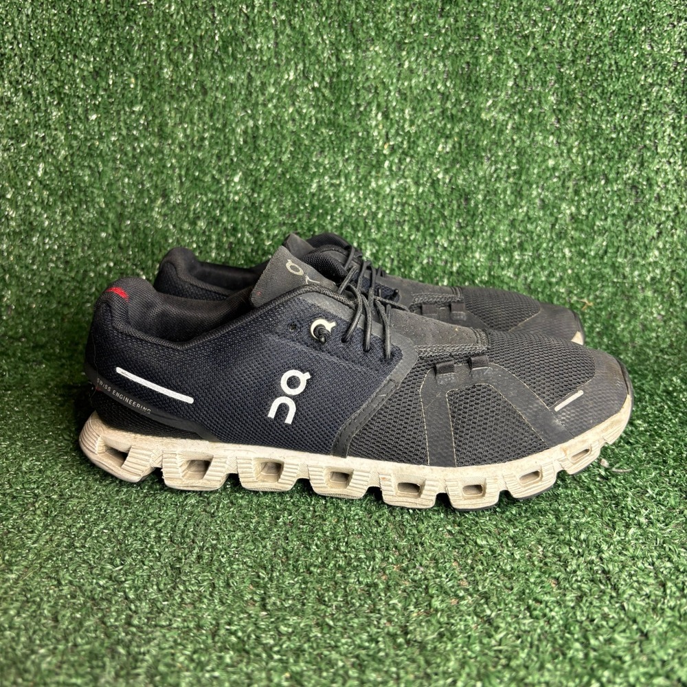 On Running Cloud 5 Lightweight Breathable Athletic Sneaker Black Womens Size 8.5